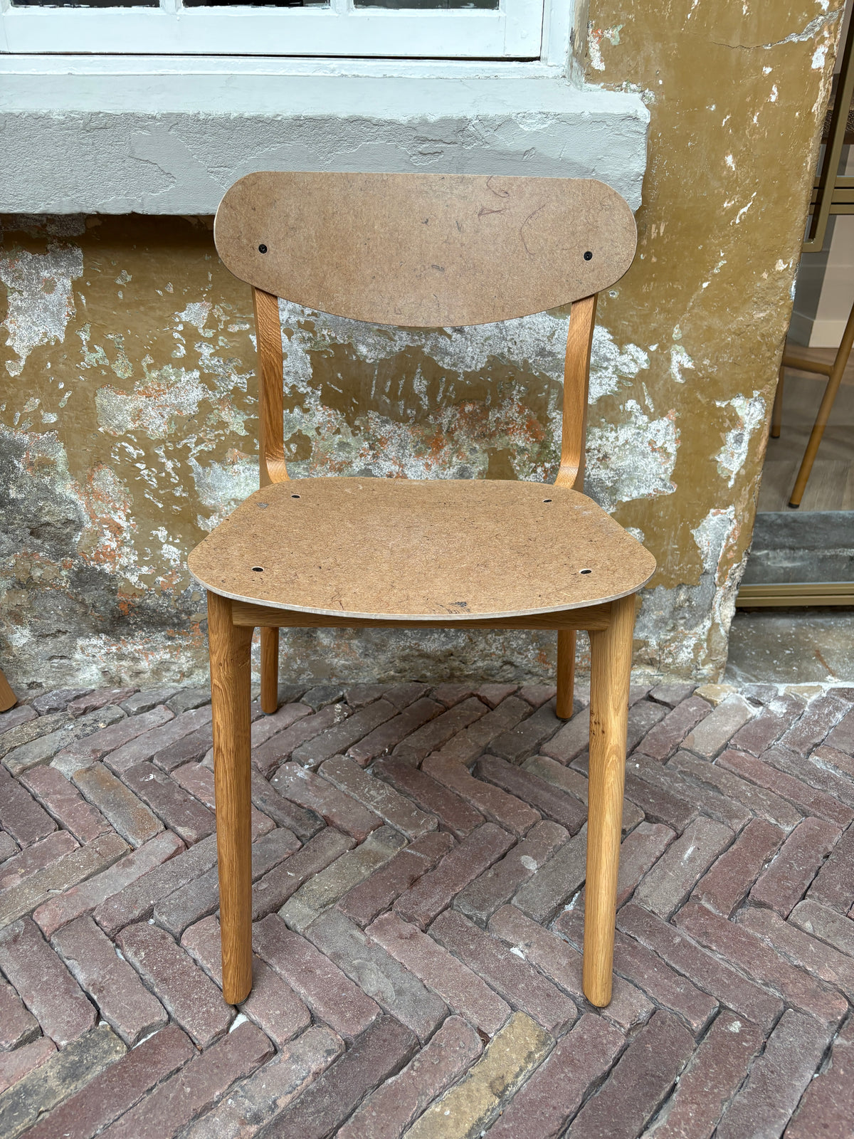 Sample Sale: Ubu Chair