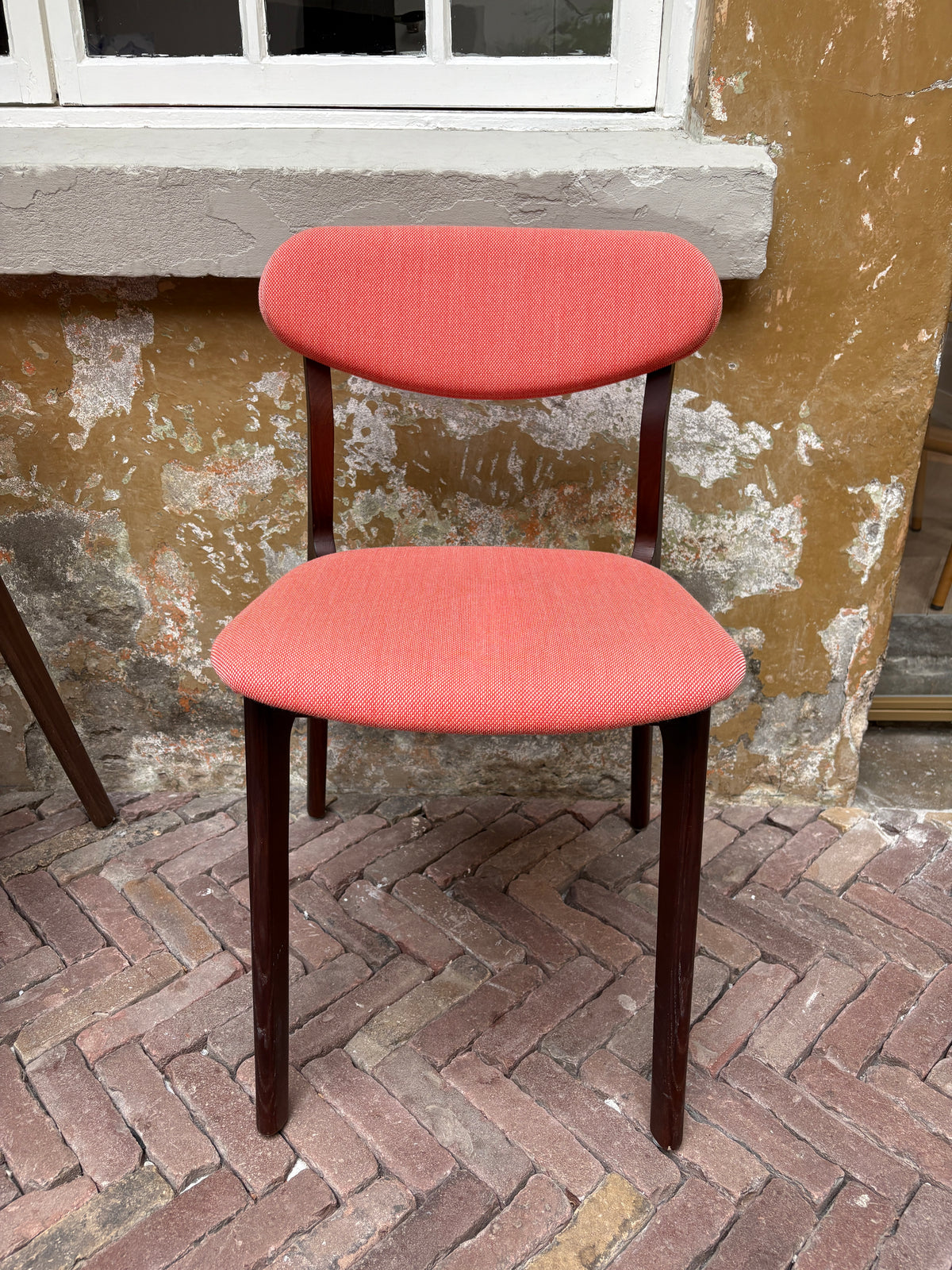 Sample Sale: Ubu Chair