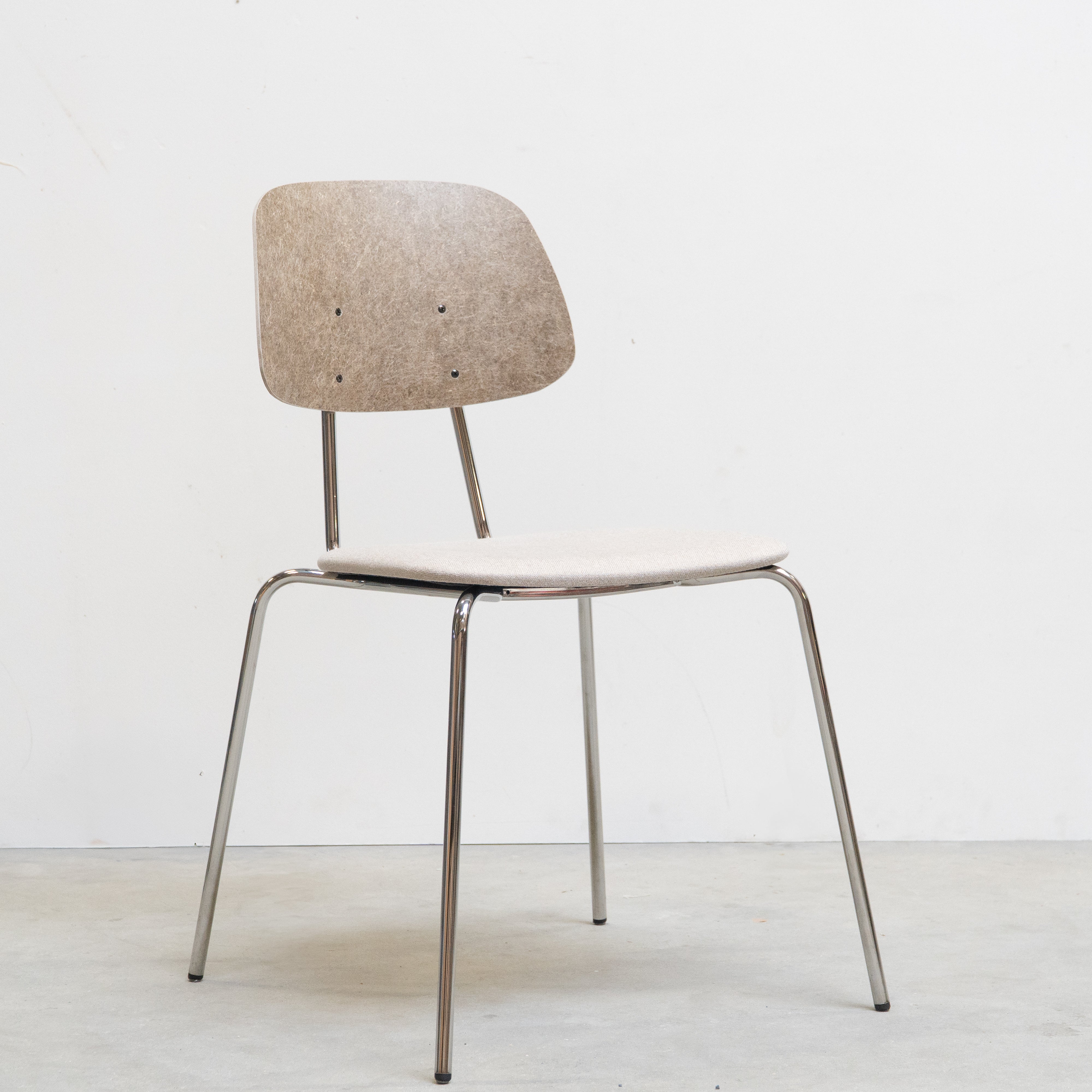 XY60 Chair half upholstered