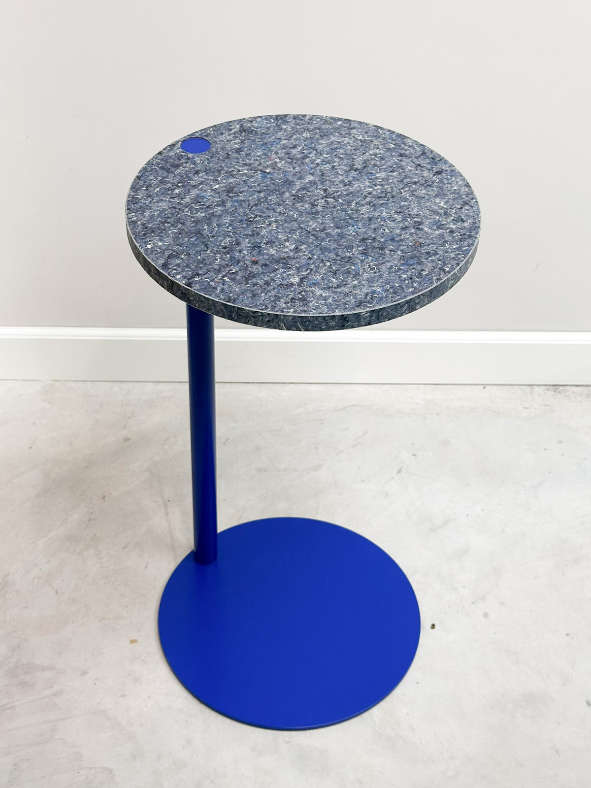 Sample Sale: XY60 sidetable