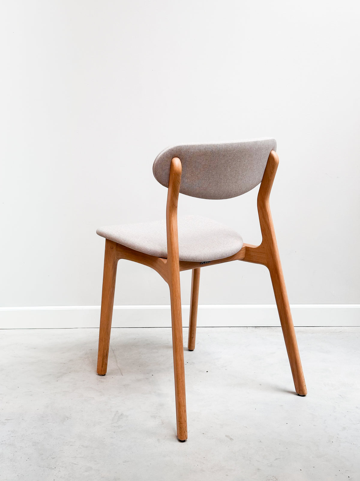 Sample Sale: Ubu Chair