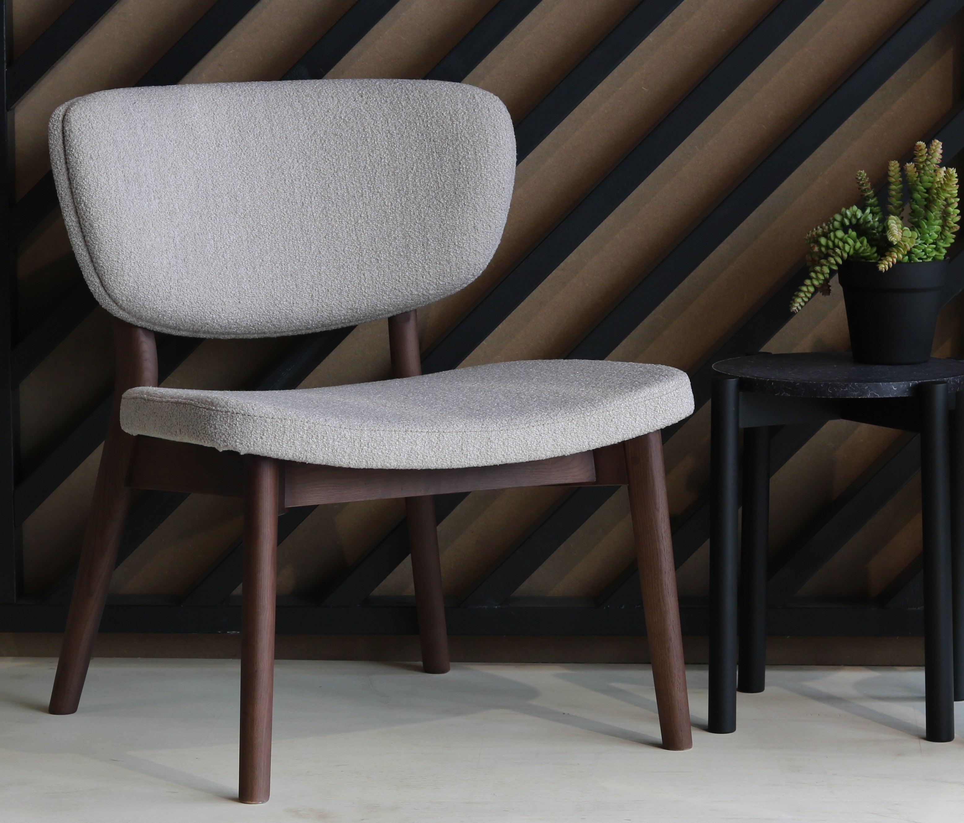 Reo Lounge Chair